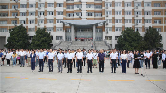 安阳工学院举行2020年秋季学期开学升国旗仪式