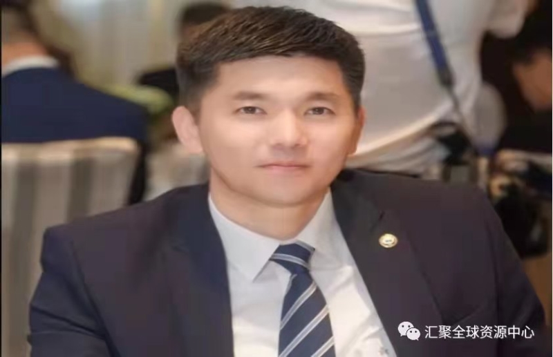 中国国际新闻杂志社副总编辑、国礼画家何斌作品在上海外国使节中外文化交流会上被多国使领馆珍藏
