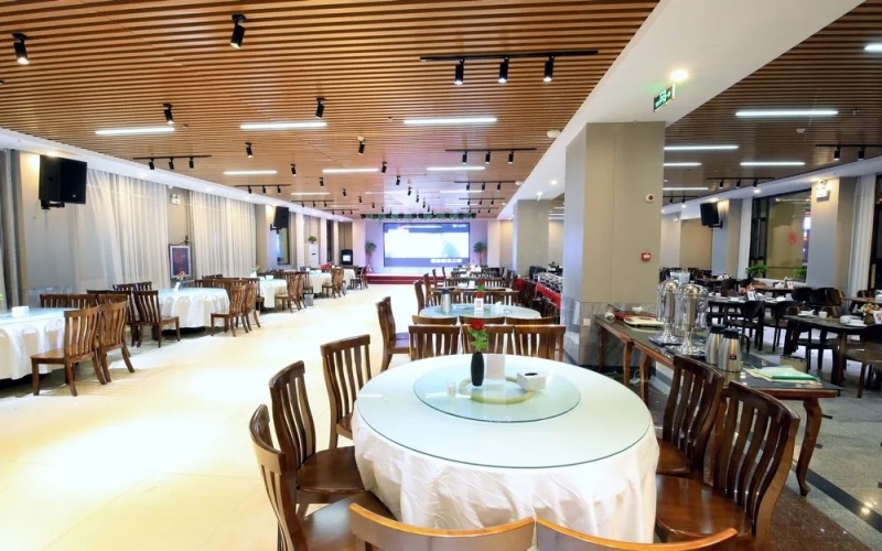 林州市银都商务酒店全新开业，成为林州筹办大型会议、梦幻婚礼、商务活动的理想之所