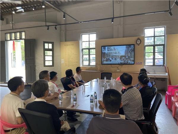 开平市人大常委会到长沙街道调研陈荣捷故里活化工作