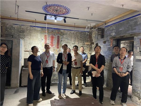 开平市人大常委会到长沙街道调研陈荣捷故里活化工作