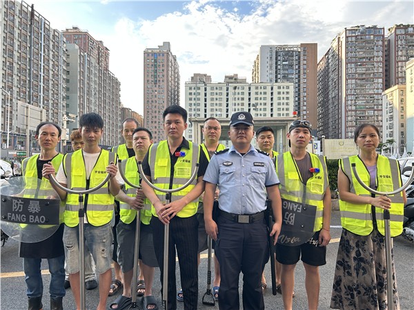 “十户联防”点亮唐人街——福城街道“联防联控护经营，十户联盟筑平安”活动