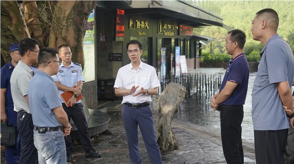 潘正焕率队督导节前安全生产：守牢安全底线 擦亮文旅名片
