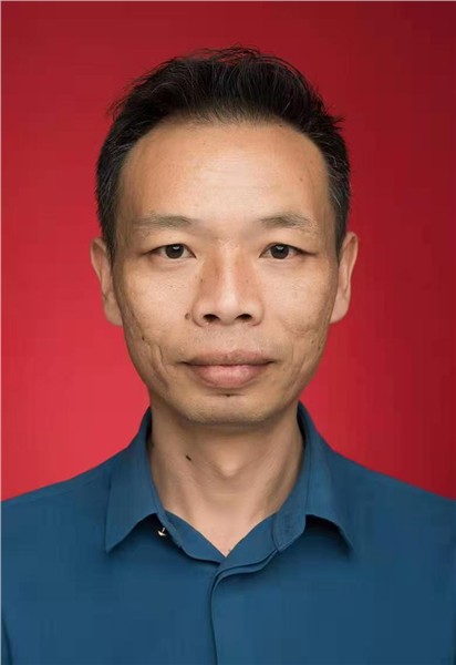 筑路架桥书写实干担当 王斌：从重点工程标杆到新闻宣传新兵