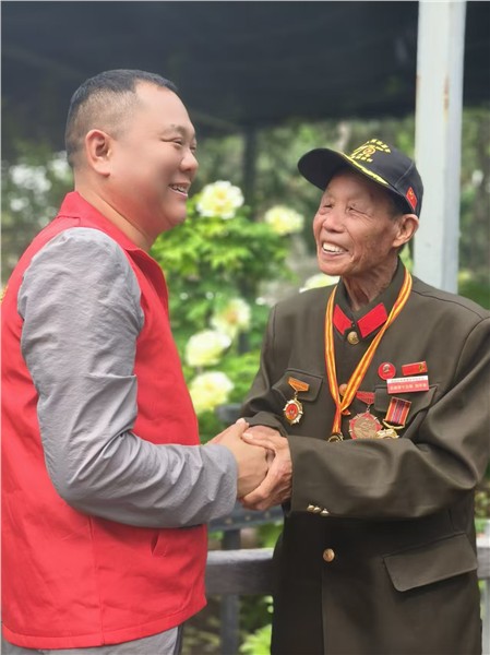 牡丹映初心 温情敬英雄——“我带英雄看牡丹”大型公益活动在洛阳圆满举行