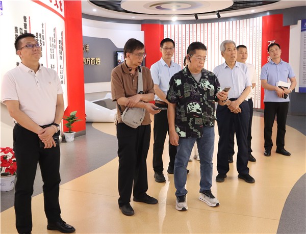 菲律宾前总统特使一行莅临河南济源万洋集团考察 深化锂电储能领域国际合作