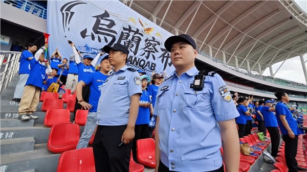 全力护航绿茵赛事 彰显公安担当——集宁公安圆满完成内蒙古自治区足球超级联赛安保任务图3