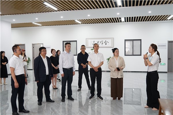 西北新城新的社会阶层人士服务中心在昆明五华揭牌成立