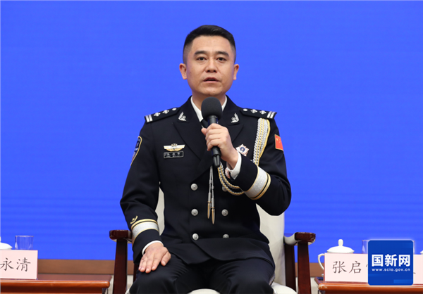 扎根雪域边关 守护国门安宁——云南边检民警张启雷亮相国新办中外记者见面会图2