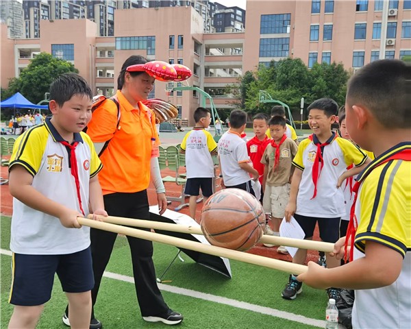 童趣绽芳华 健康伴成长——邵武市第二实验小学开展“六一”健康嘉年华主题活动