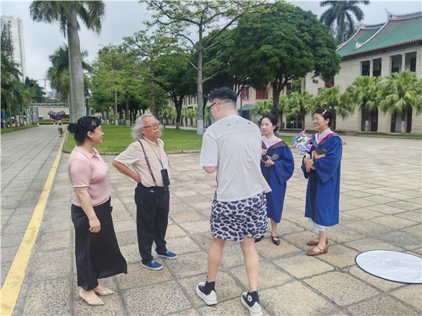 囊萤星火映初心 红色五月铸忠诚——厦门市教育培训协会党员先锋队赴厦门大学开展党史学习教育图3