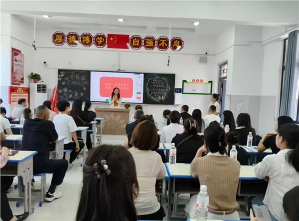 家校同心育桃李 协同赋能助成长——鹿邑县鸣鹿中学召开专题协同教育家长会图2