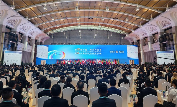 _IBK_微信图片_2026-06-12_080940_505.jpg 十年南博,潮涌春城 :68国共赴开放之约,中国与南亚贸易首破2000亿美元
