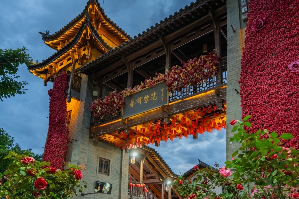 _IBK_微信图片_2026-06-30_122929_654.jpg 灯火彝乡韵 烟火夜楚雄——两场网络直播解锁滇中夜间文旅新魅力