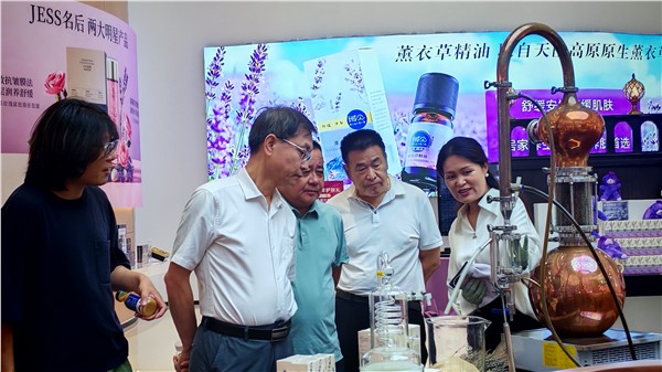 深挖天山药谷文脉 赋能丝路康养产业——中国药文化研究会赴新疆伊犁开展中医药产业调研考察