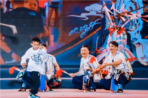 梨园雅韵聚乌蒙 戏曲新声润云滇——第十一届云南省花灯滇剧艺术周在昭通盛大开幕图3